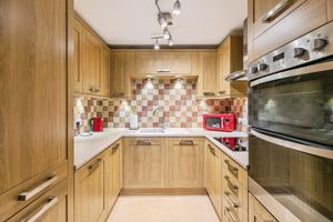 KITCHEN- click for photo gallery